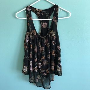 Flowy tank